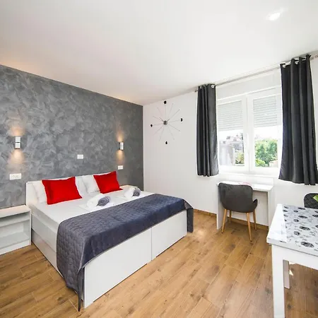 Split Central Luxury Studios Exterior photo