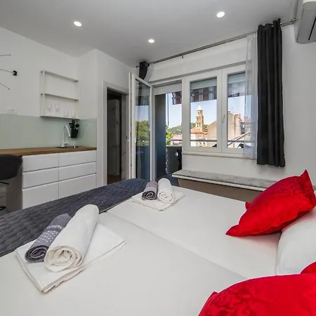 Split Central Luxury Studios Exterior photo