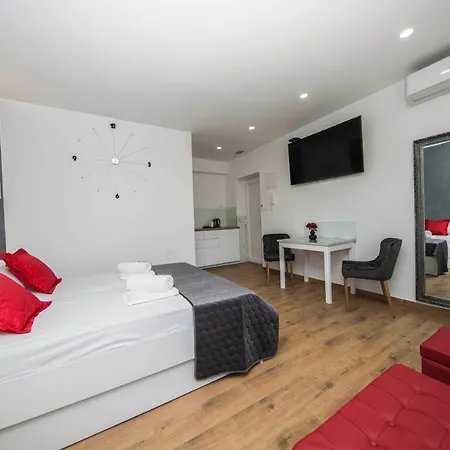 Split Central Luxury Studios Exterior photo