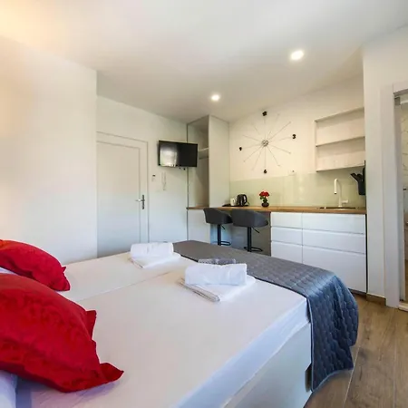 Split Central Luxury Studios Exterior photo