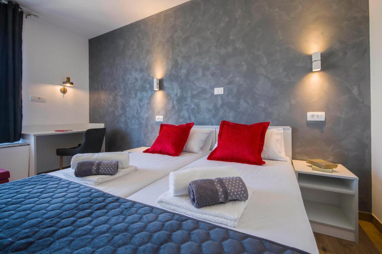 Luxury Split